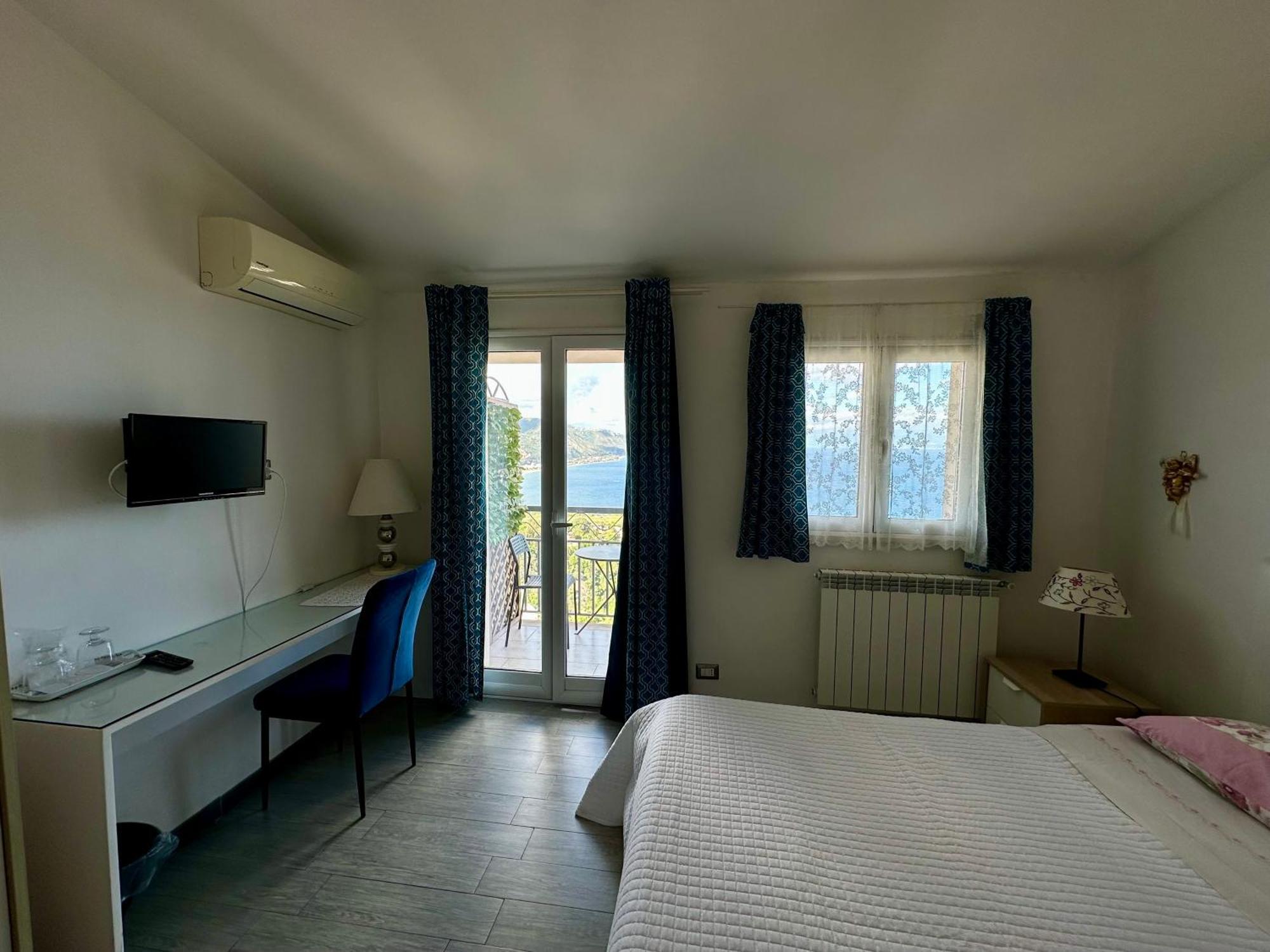 Blue Sky House Bed & Breakfast Taormina Eksteriør bilde