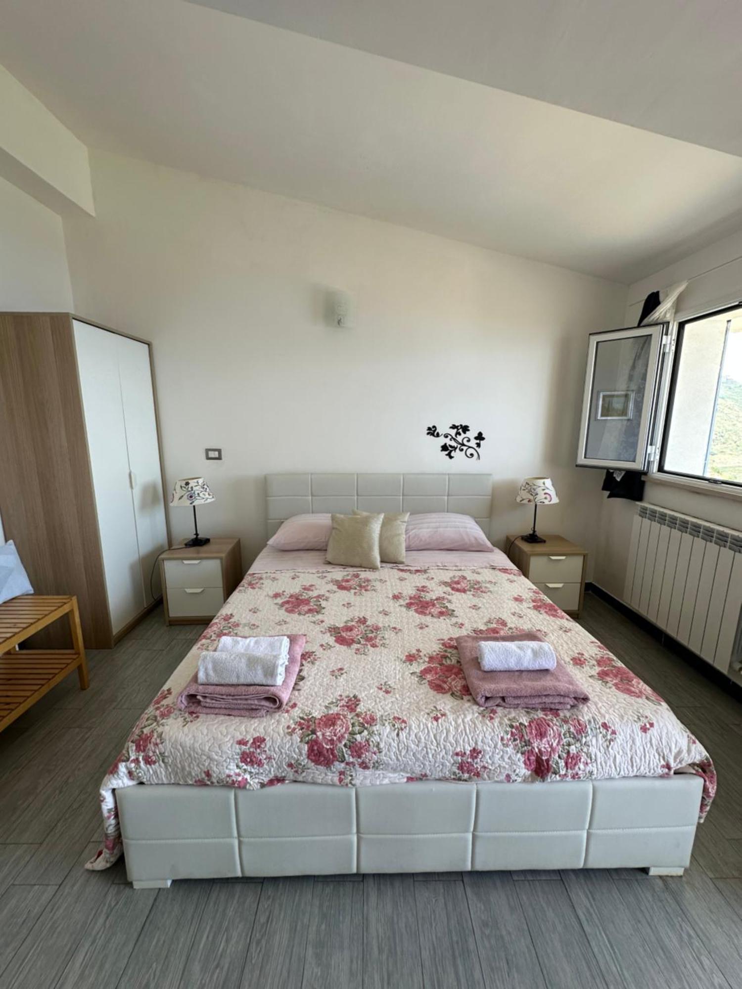 Blue Sky House Bed & Breakfast Taormina Eksteriør bilde